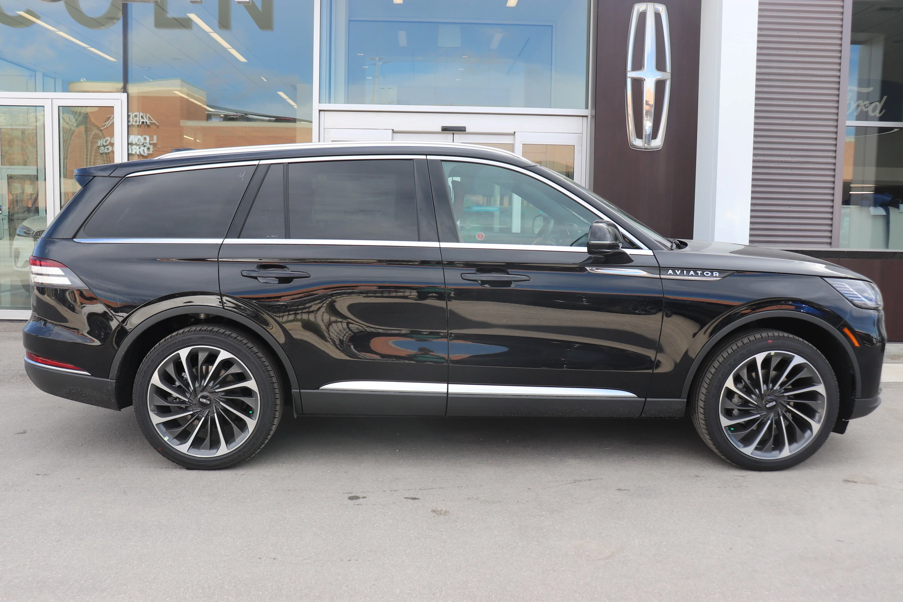 New 2026 INFINITE BLACK MET CC Lincoln Reserve image 3