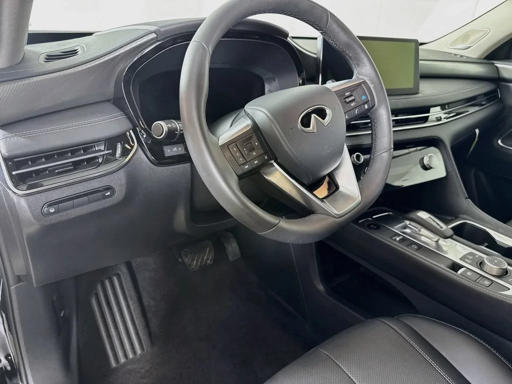 Certified Used 2026 Black INFINITI LUXE image 12