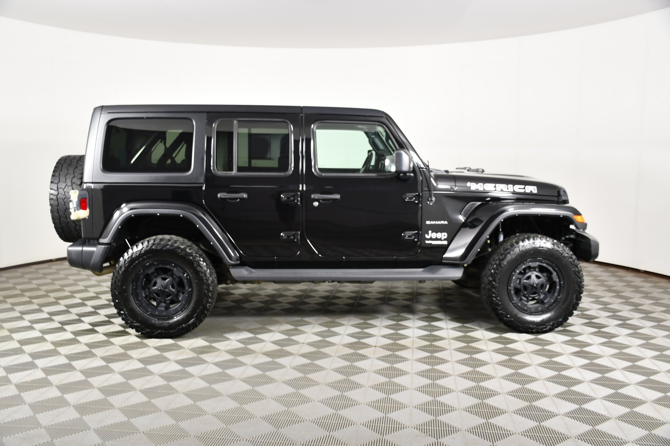 Used 2021 Black Clearcoat Jeep Unlimited Sahara image 5