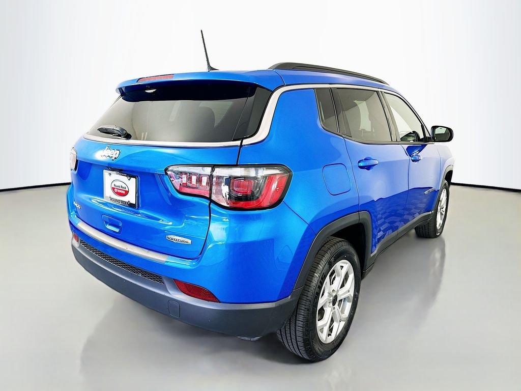 Used 2025 Blue Jeep Latitude image 5