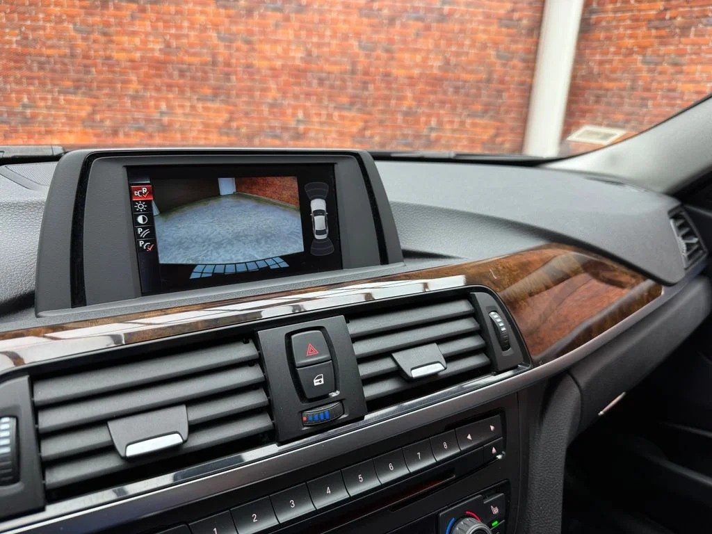 Used 2015 Black BMW 320i xDrive image 22
