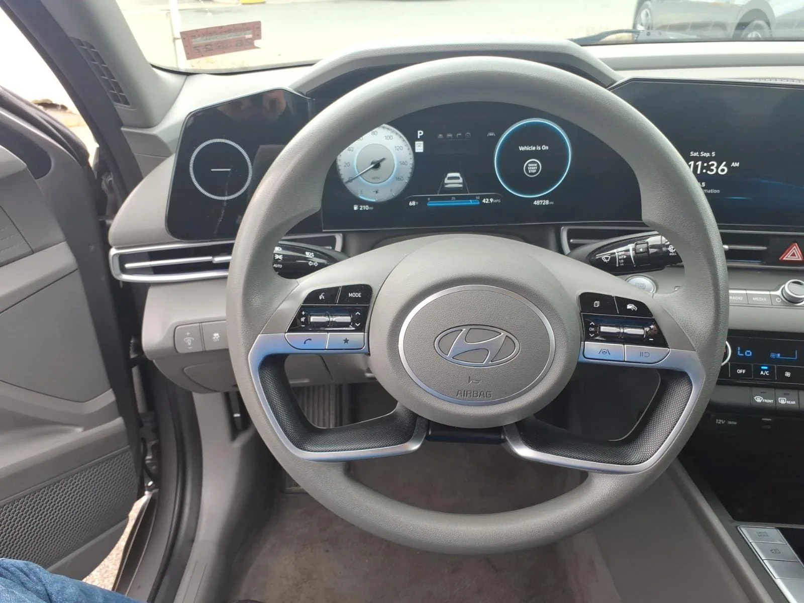 Used 2024 Fluid Metal Hyundai SEL image 18
