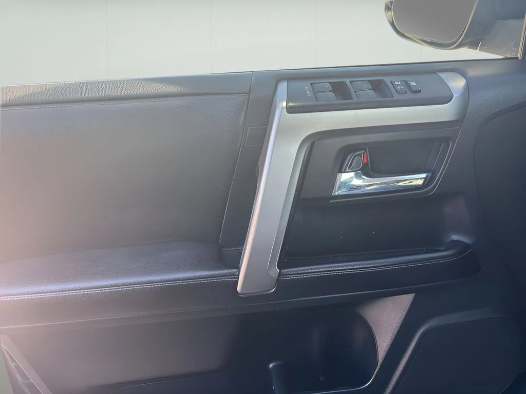 Used 2016 Midnight Black Metallic Toyota SR5 image 12