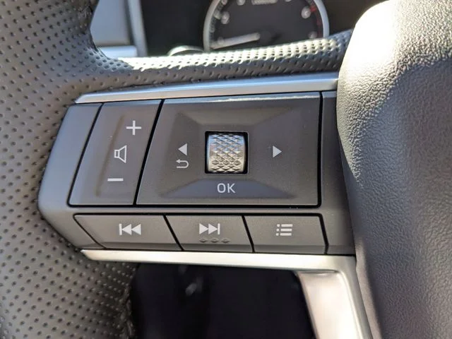 New 2026 Silver Mitsubishi SE image 32