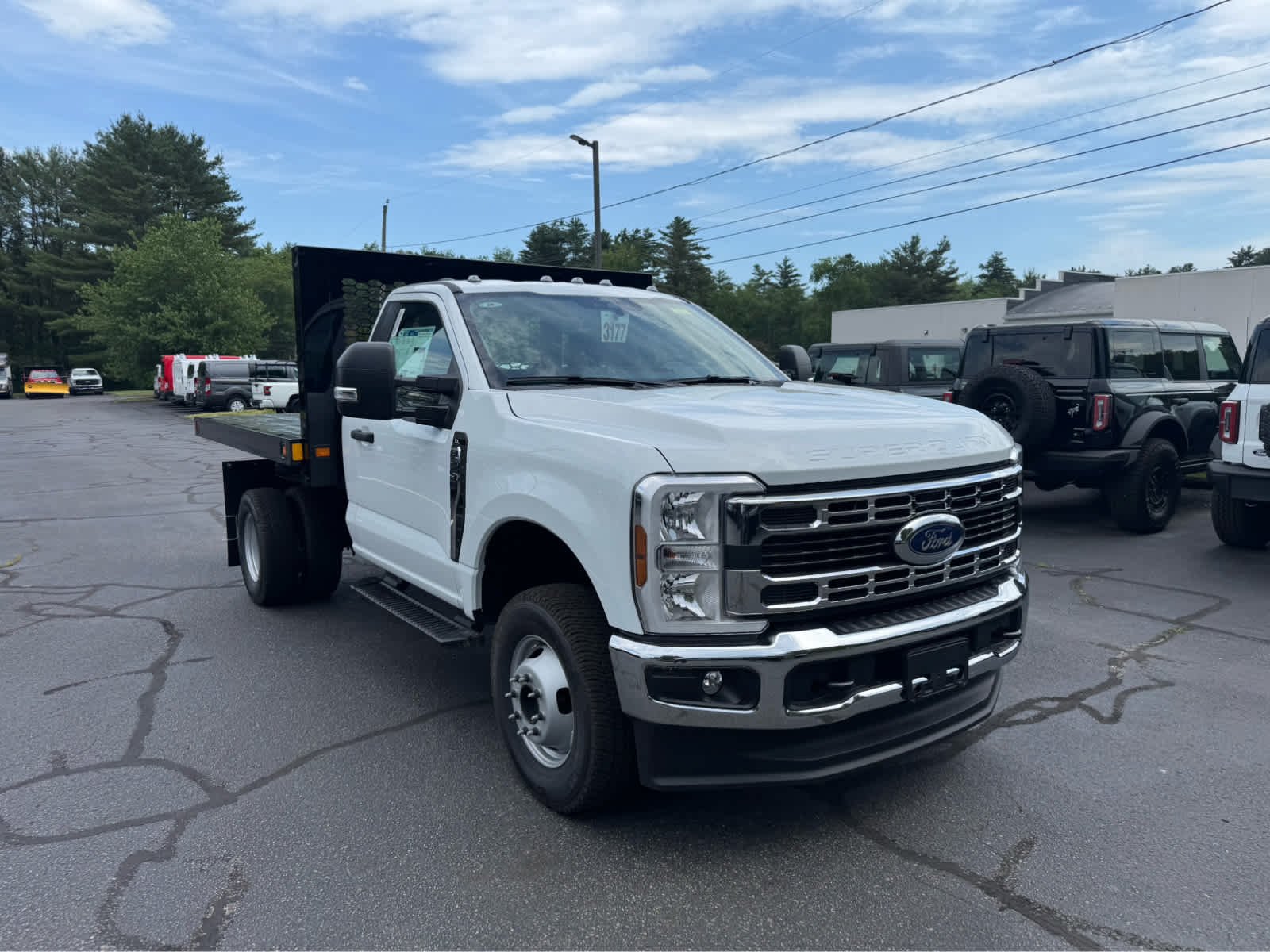 New 2026 Oxford White Ford XL image 9