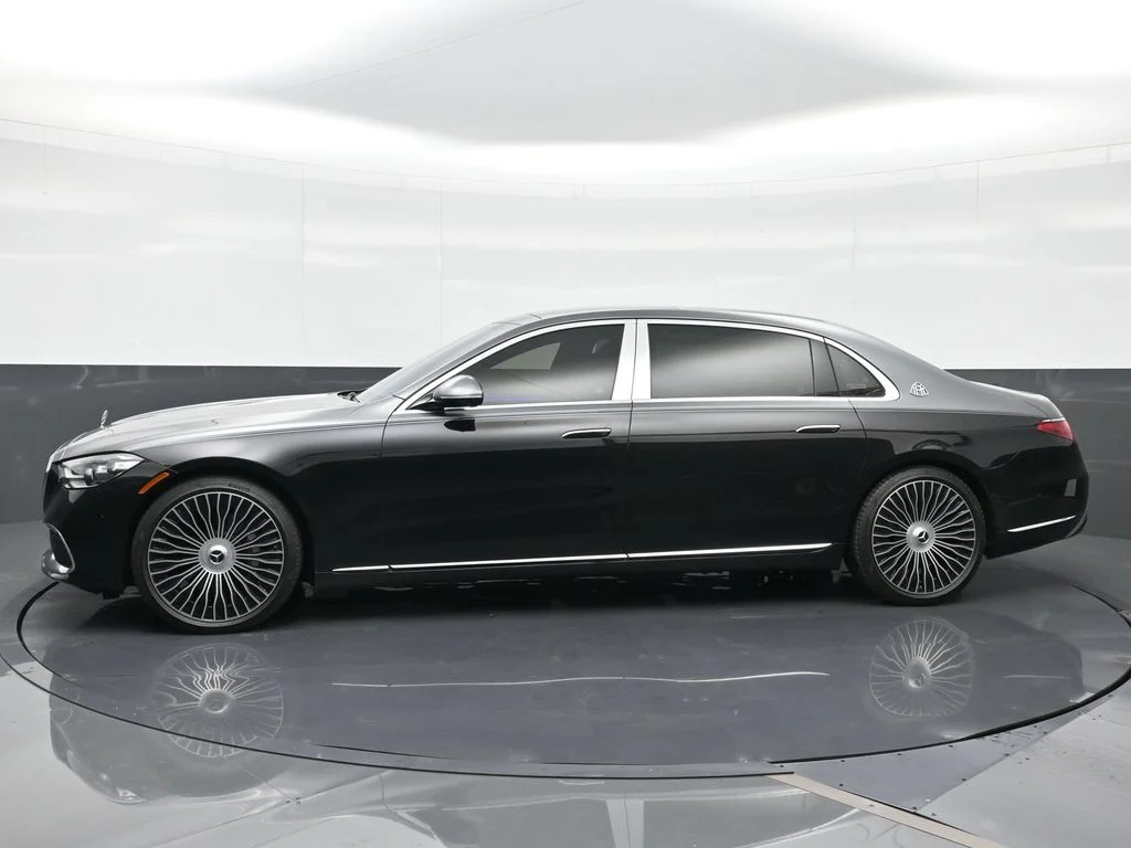 Used 2025  Mercedes-Benz Maybach S 580 image 3