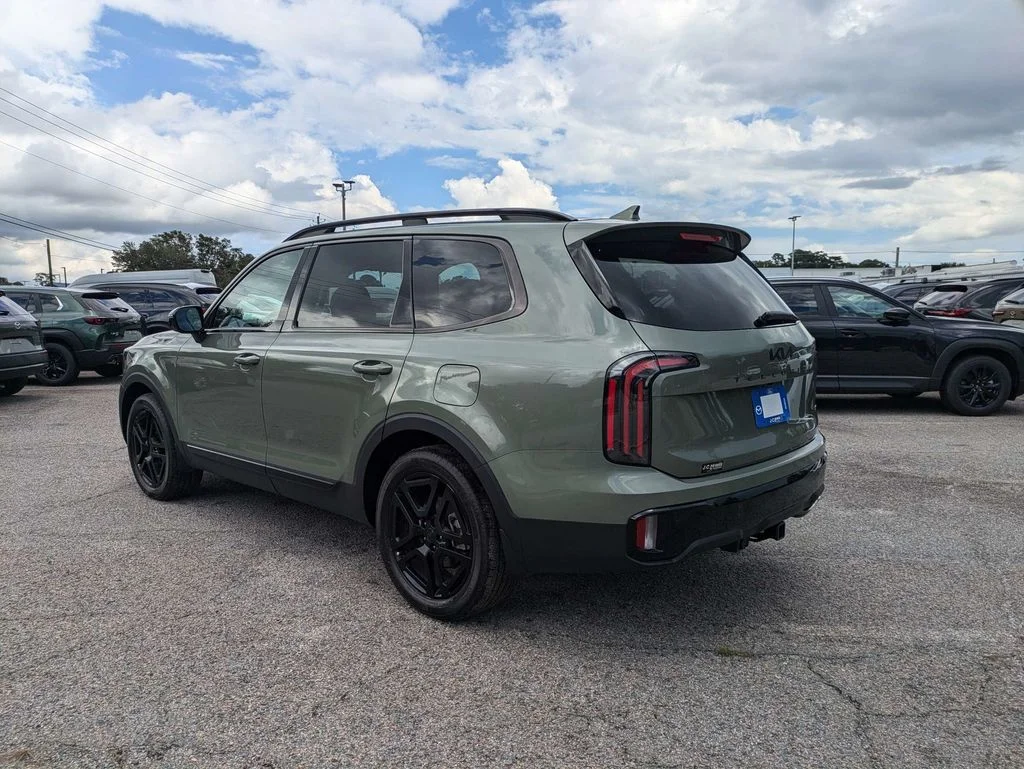 Used 2025 Jungle Green Kia SX X-Line image 6