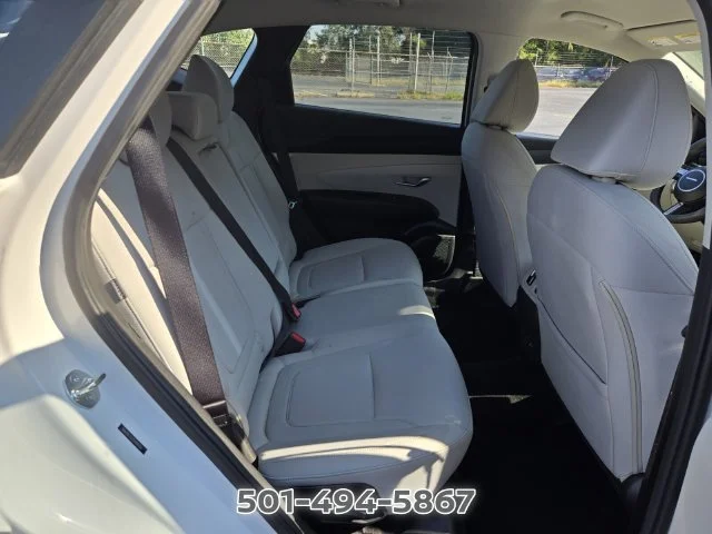 Used 2025 White Hyundai SEL image 17
