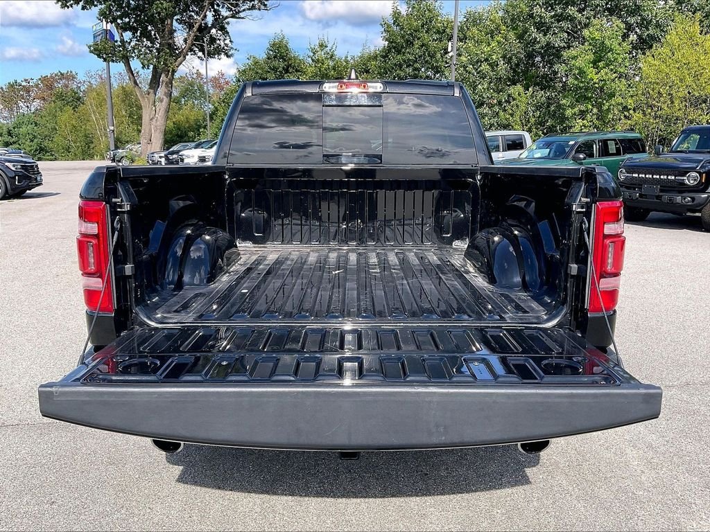 Used 2022 Diamond Black Crystal Pearlcoat Ram Laramie image 35