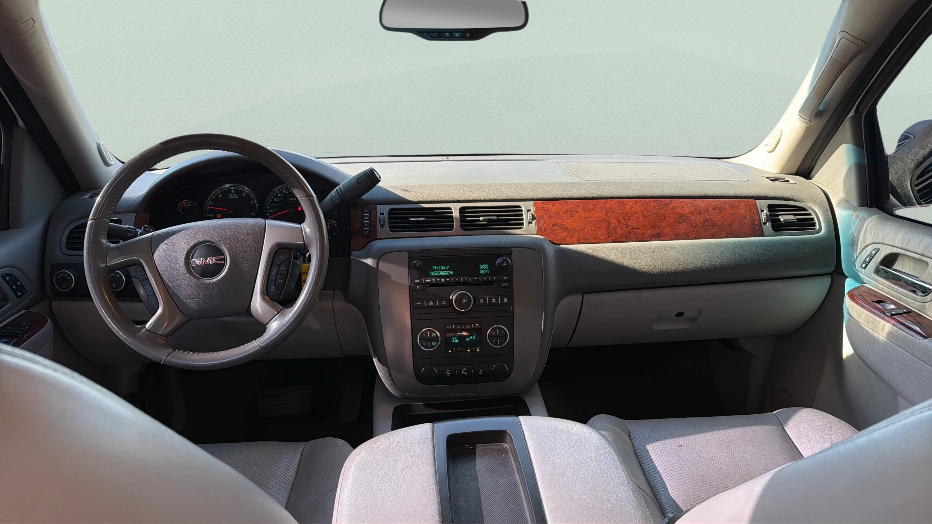Used 2013 White Gmc SLT image 9