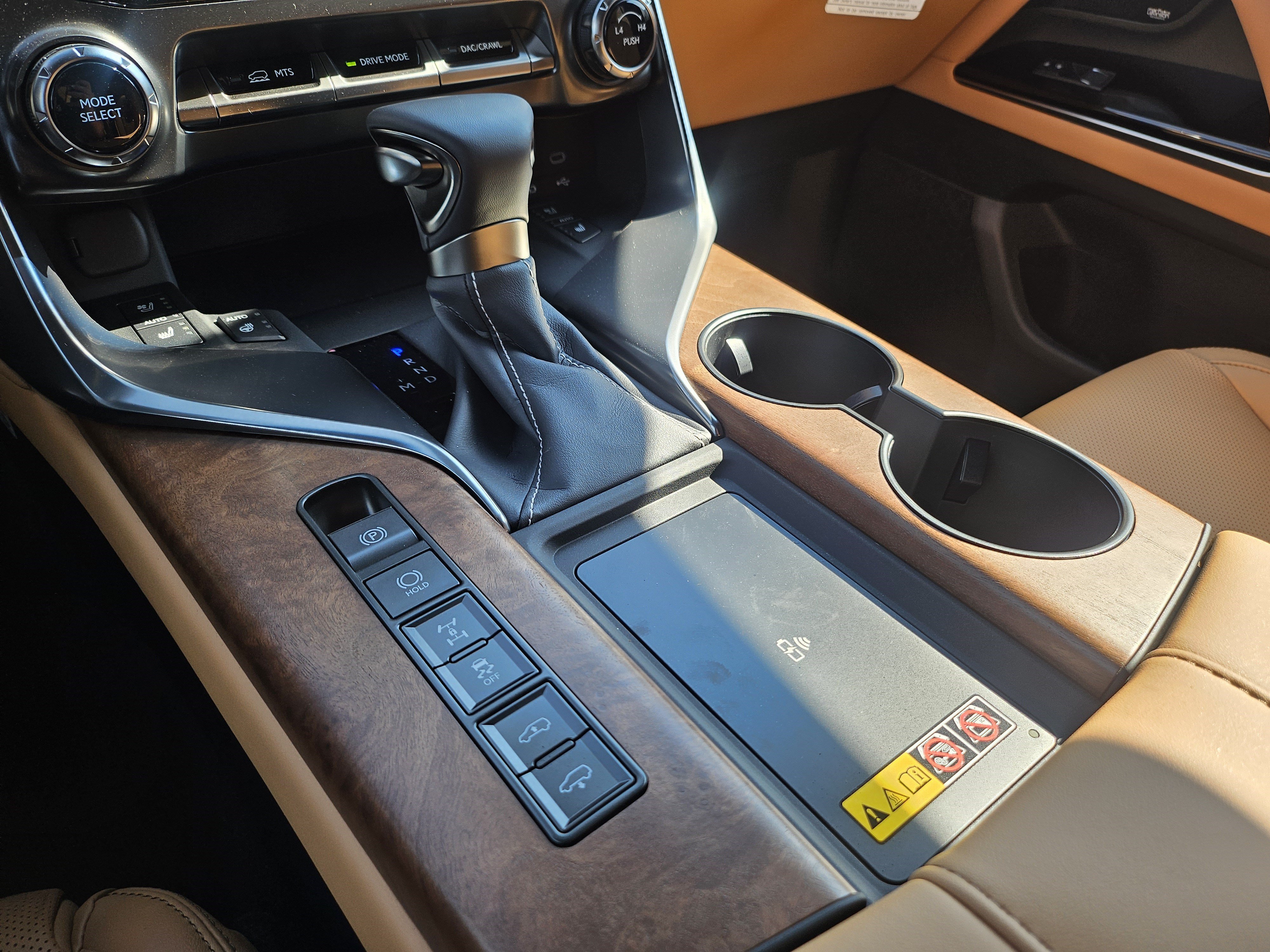 New 2026 Eminent White Pearl Lexus LUXURY image 13