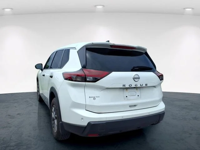 Used 2024 White Nissan S image 23