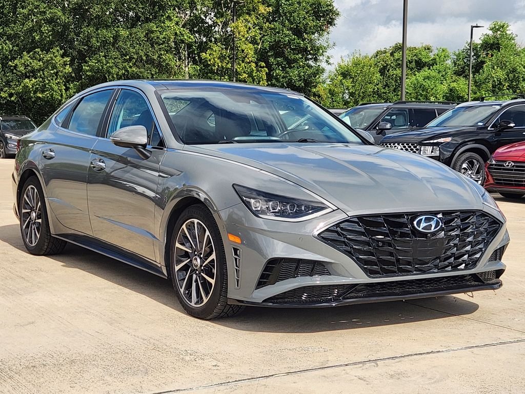 Used 2022 Hampton Gray Hyundai Limited image 3