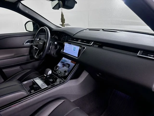 Used 2021 White Land Rover S image 29