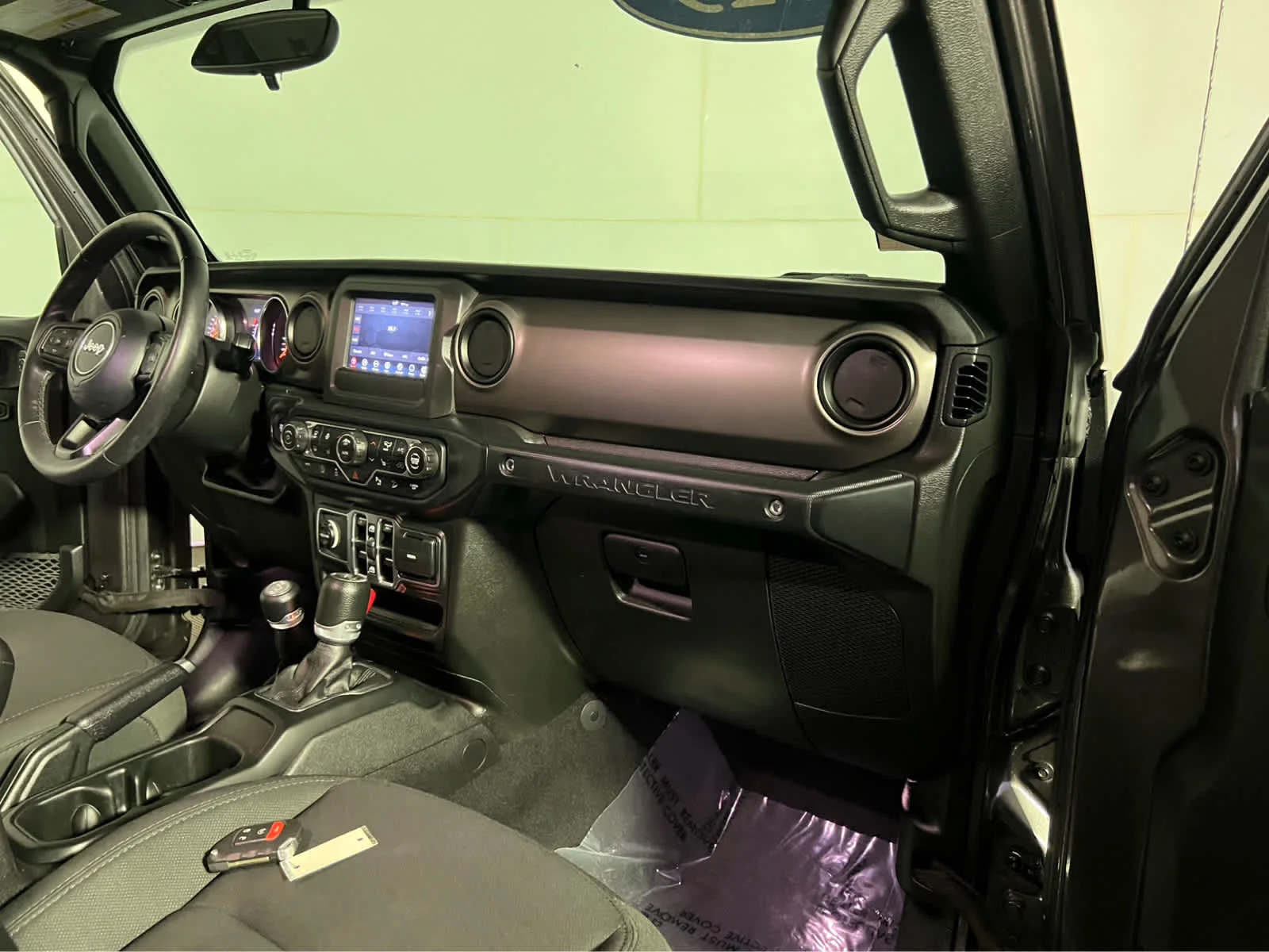Used 2019 Granite Crystal Metallic Clearcoat Jeep Sport S image 30