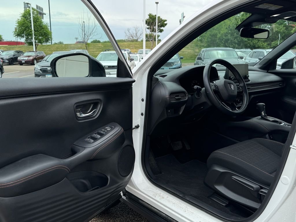 2025 Honda HR-V Sport - Photo 26