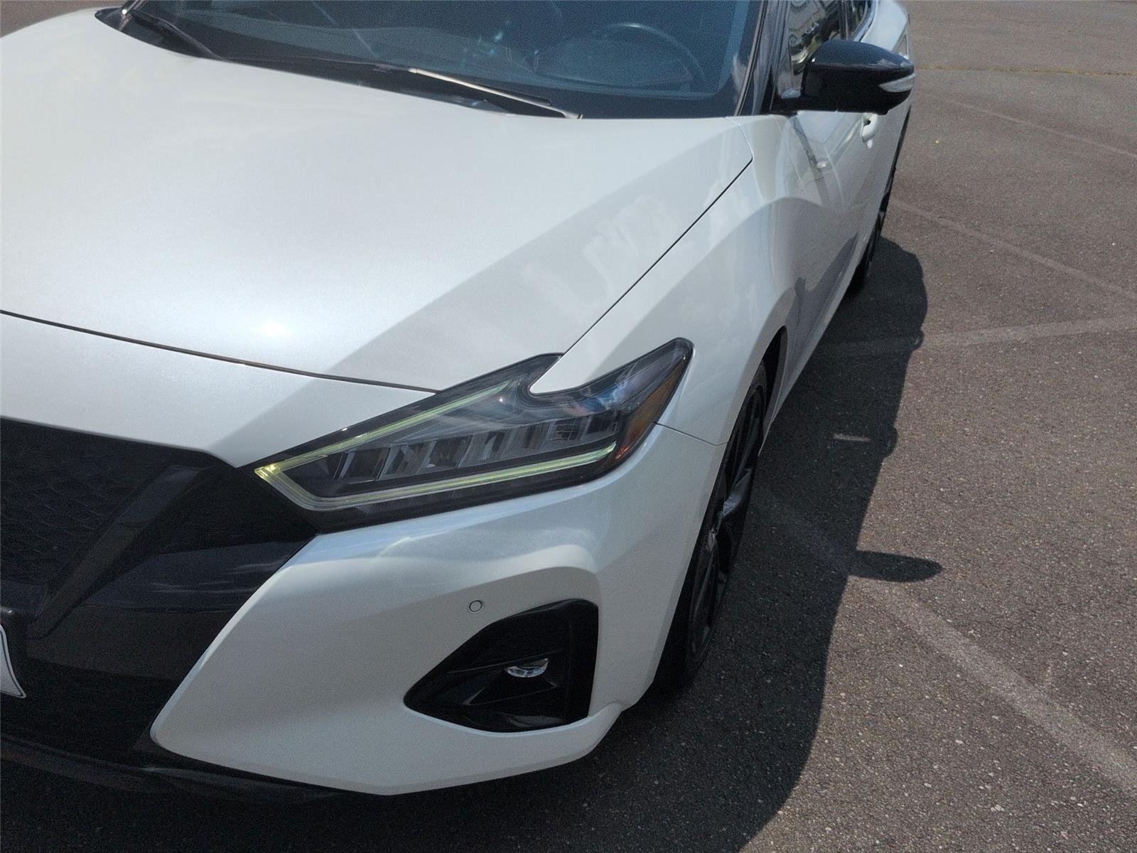 Used 2023  NISSAN SR image 9