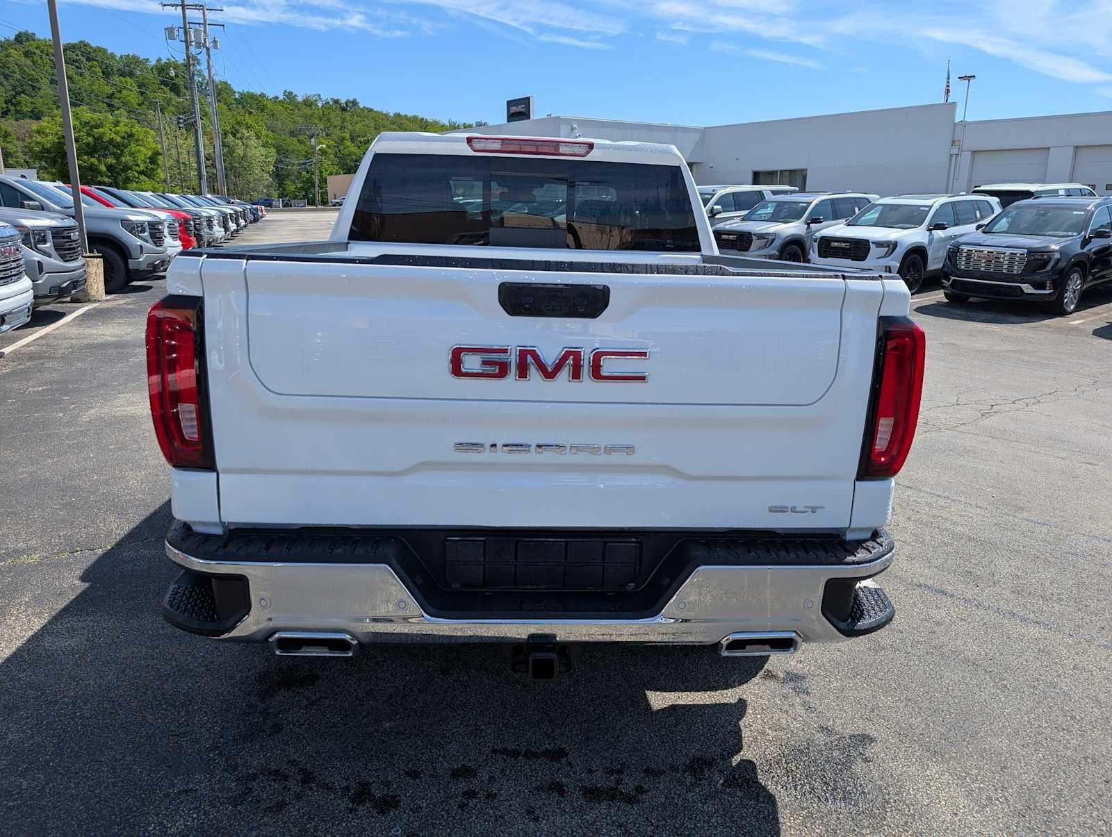 2026 GMC Sierra 1500 SLT - Photo 9