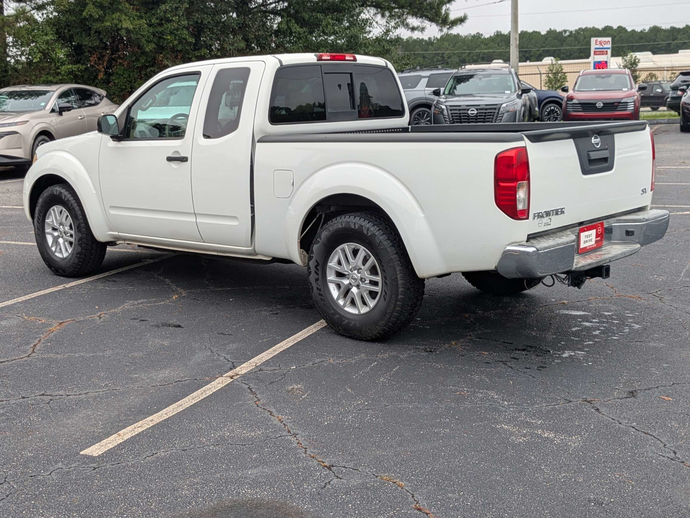 Used 2015 White Nissan SV image 5