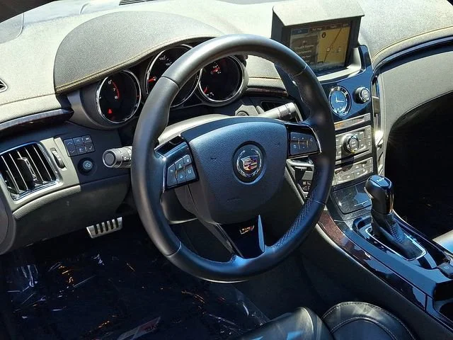 Used 2011 RADIANT SILVER METALLIC Cadillac RWD image 11