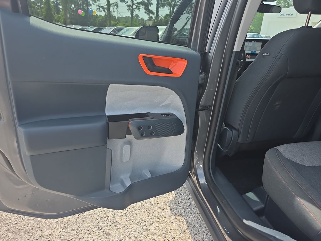 Used 2024 Gray Ford XLT image 26