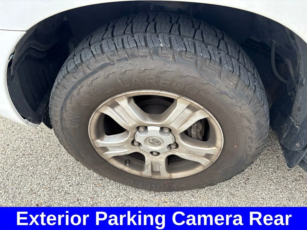 Used 2015 White Toyota SR5 image 12