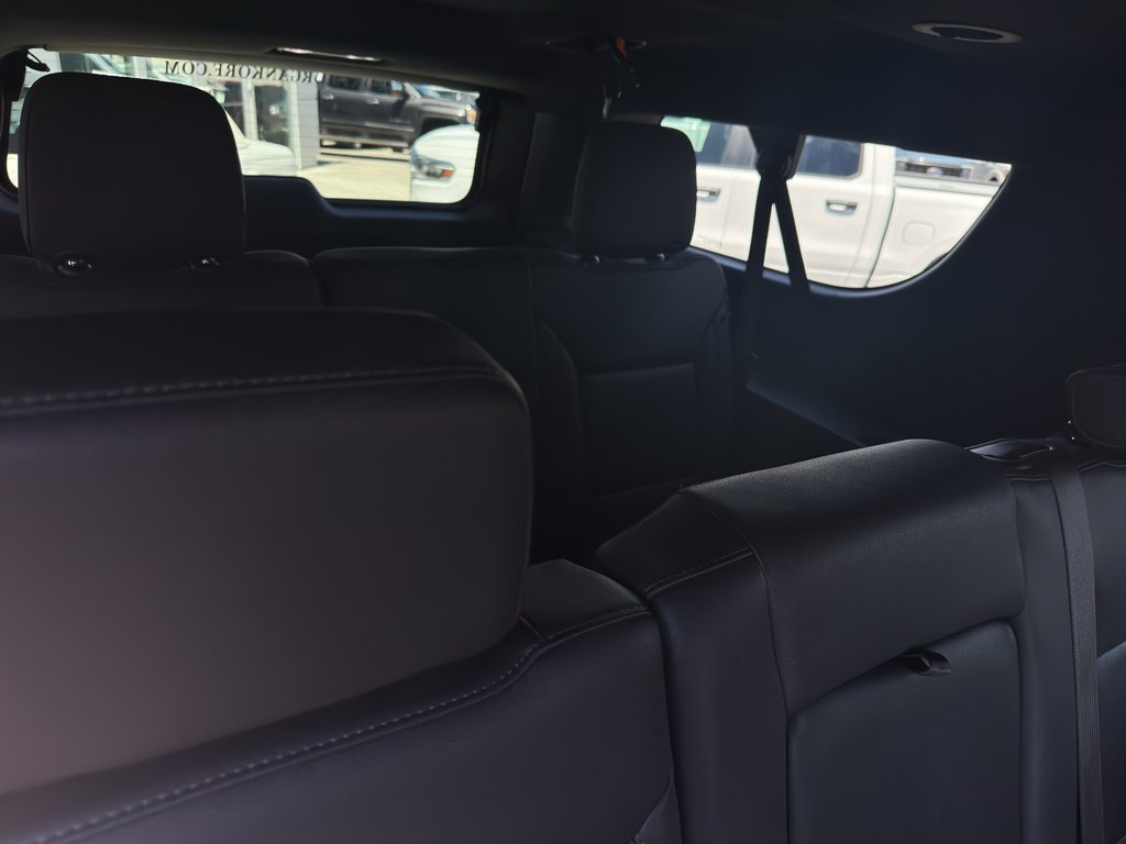 Used 2025 Gray Chevrolet Z71 image 14