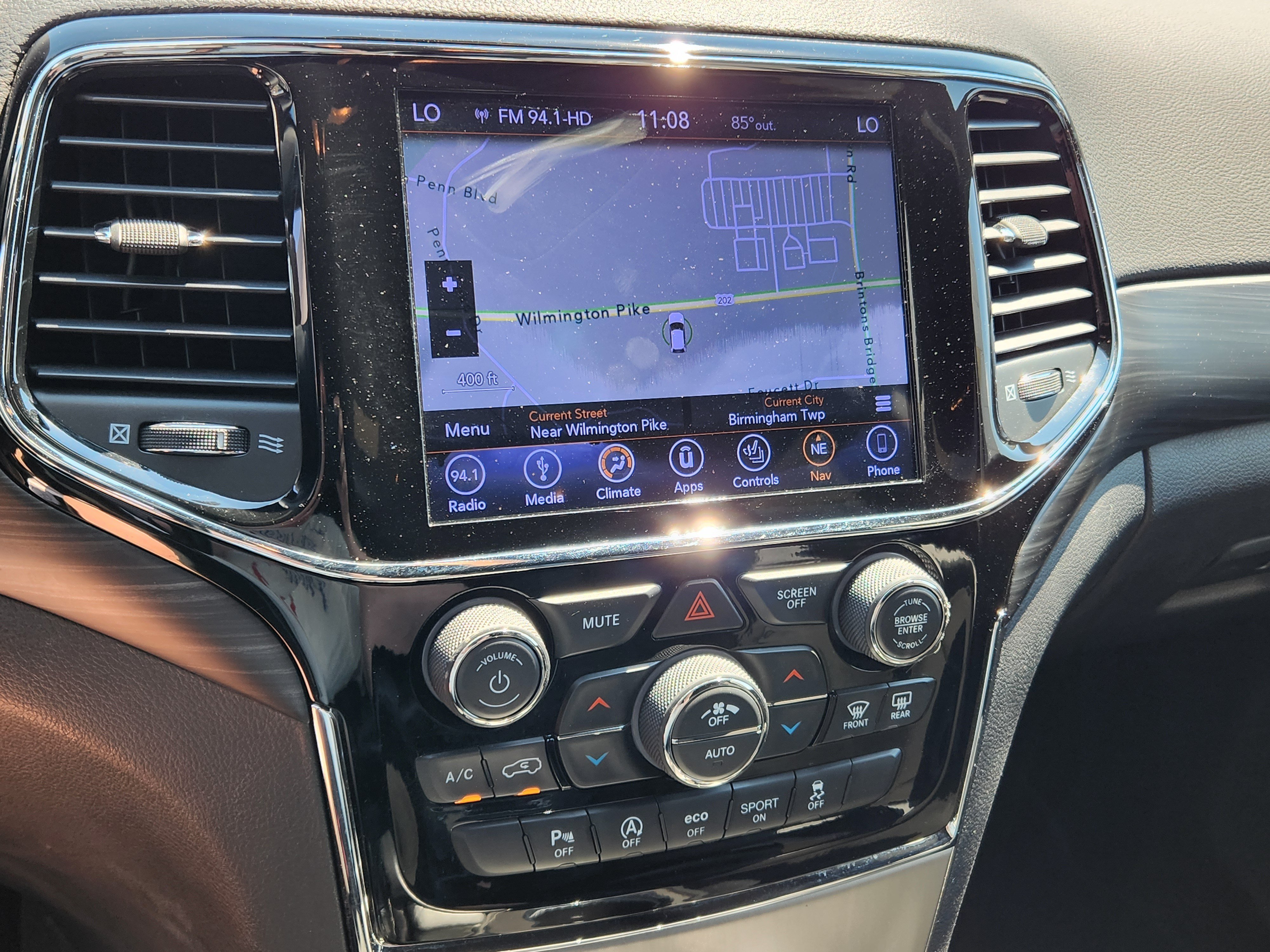 Used 2019 Diamond Black Crystal Pearlcoat Jeep Altitude image 20
