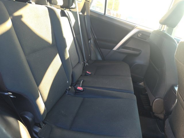 Used 2018 Gray Toyota LE image 12