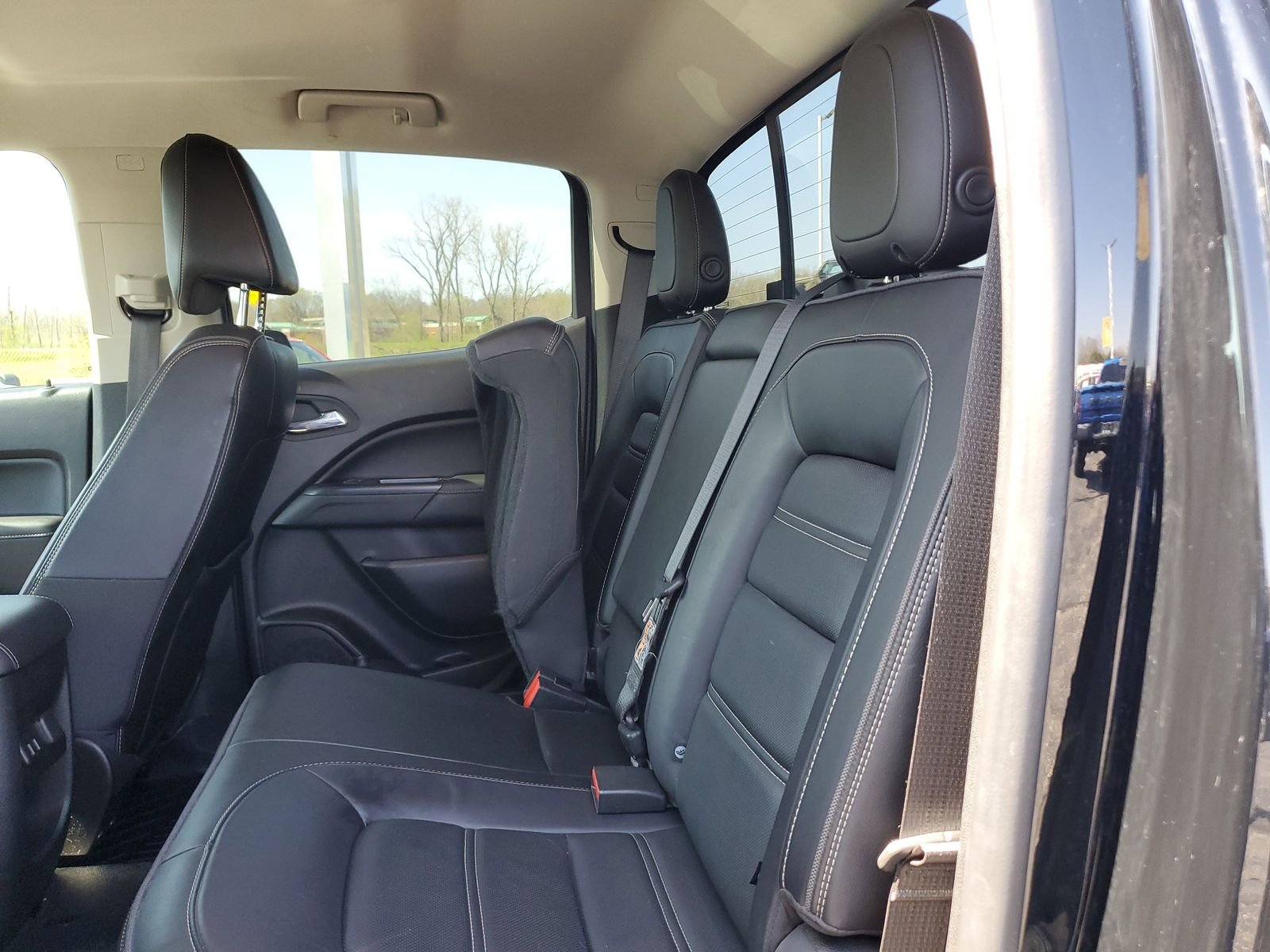 Used 2017 Black GMC Denali image 10