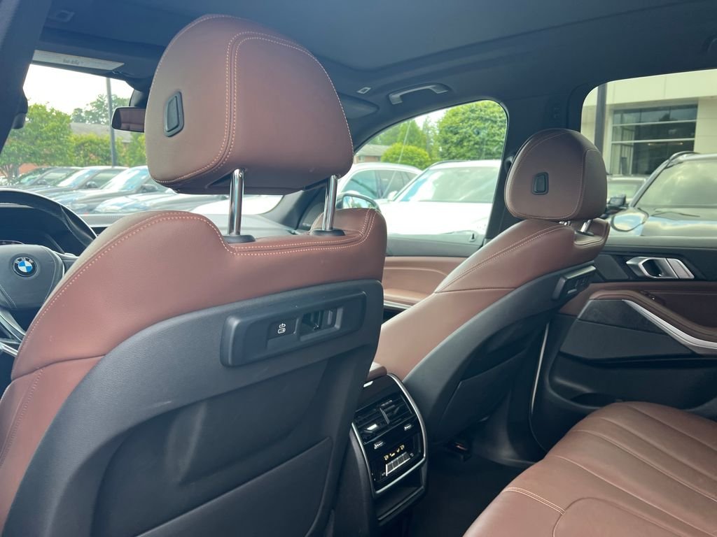 Used 2021 White BMW sDrive40i image 25