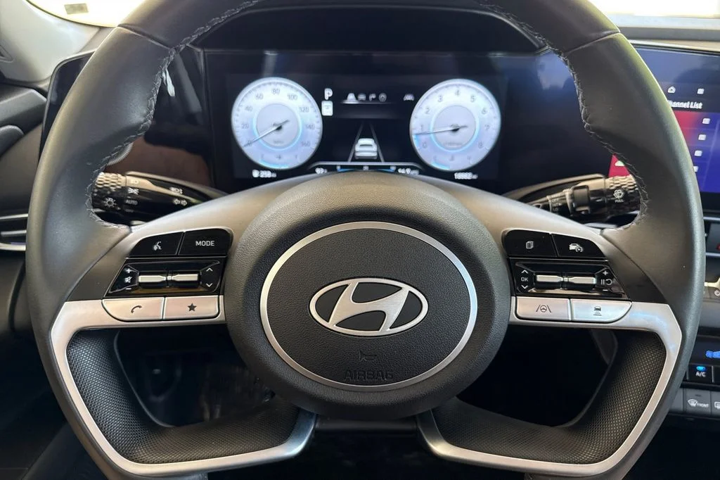 2025 Hyundai Elantra SEL - Photo 27