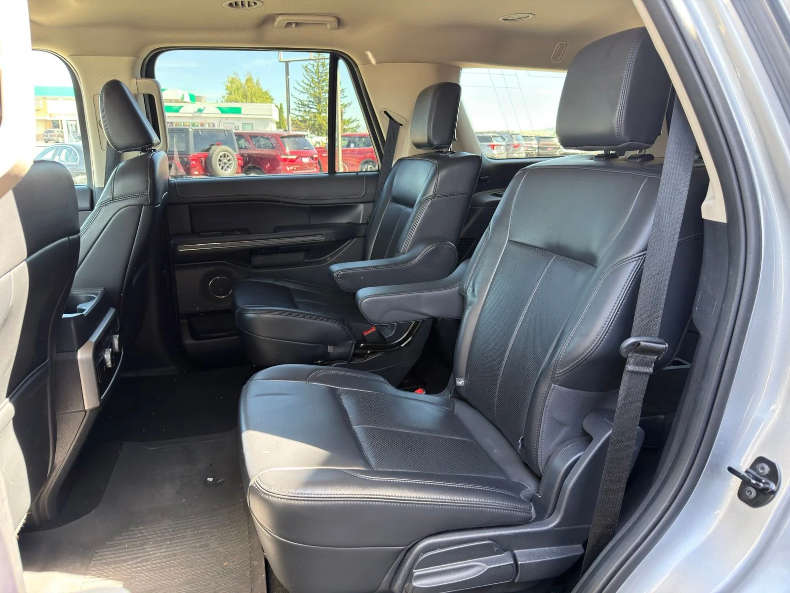 Used 2024 Silver Ford Limited image 10