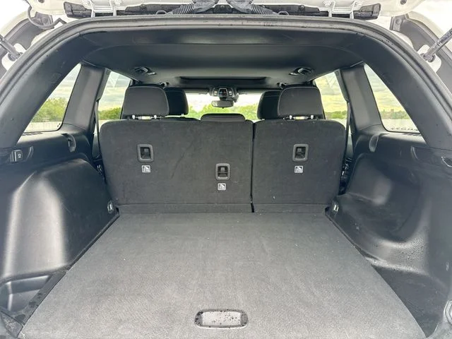 Used 2024 White Jeep Laredo X image 23