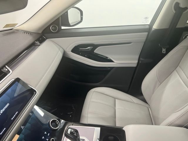 Used 2021 Silver Land Rover SE image 16