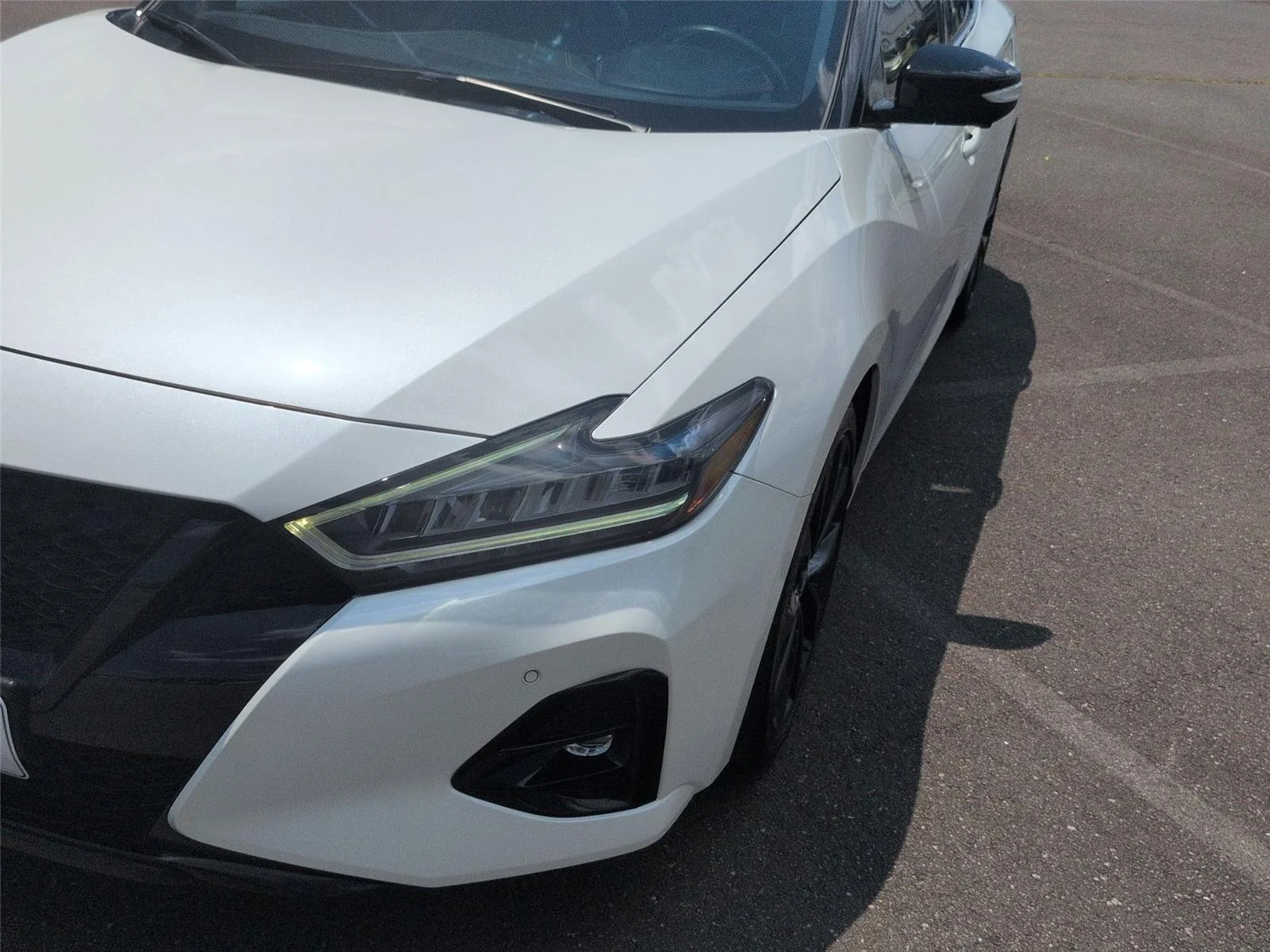 Used 2023  NISSAN SR image 9
