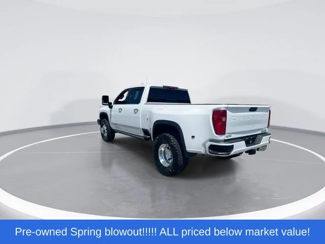 Used 2025 White Chevrolet High Country image 6