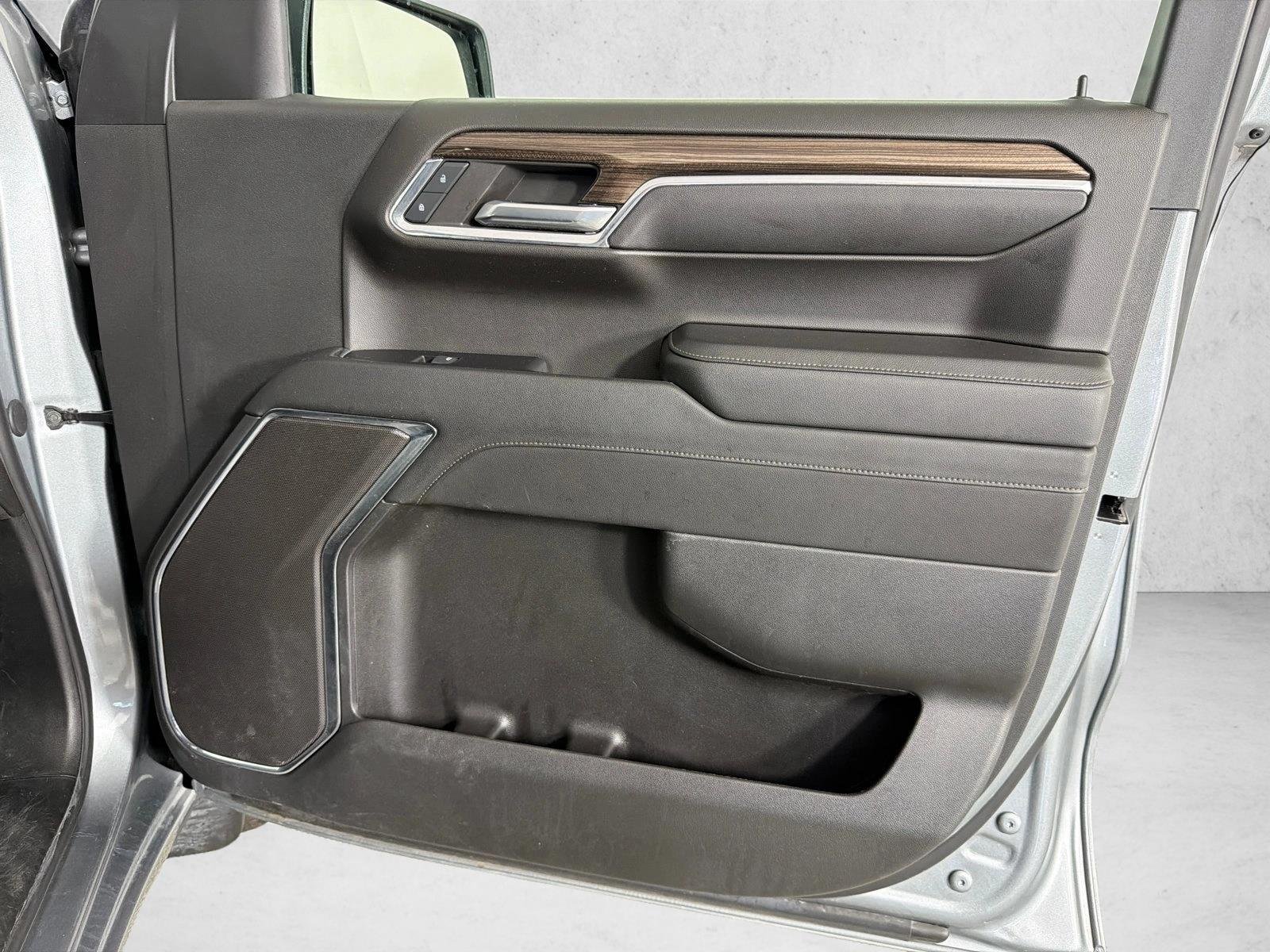 Used 2024 Sterling Gray Metallic Chevrolet LT image 14