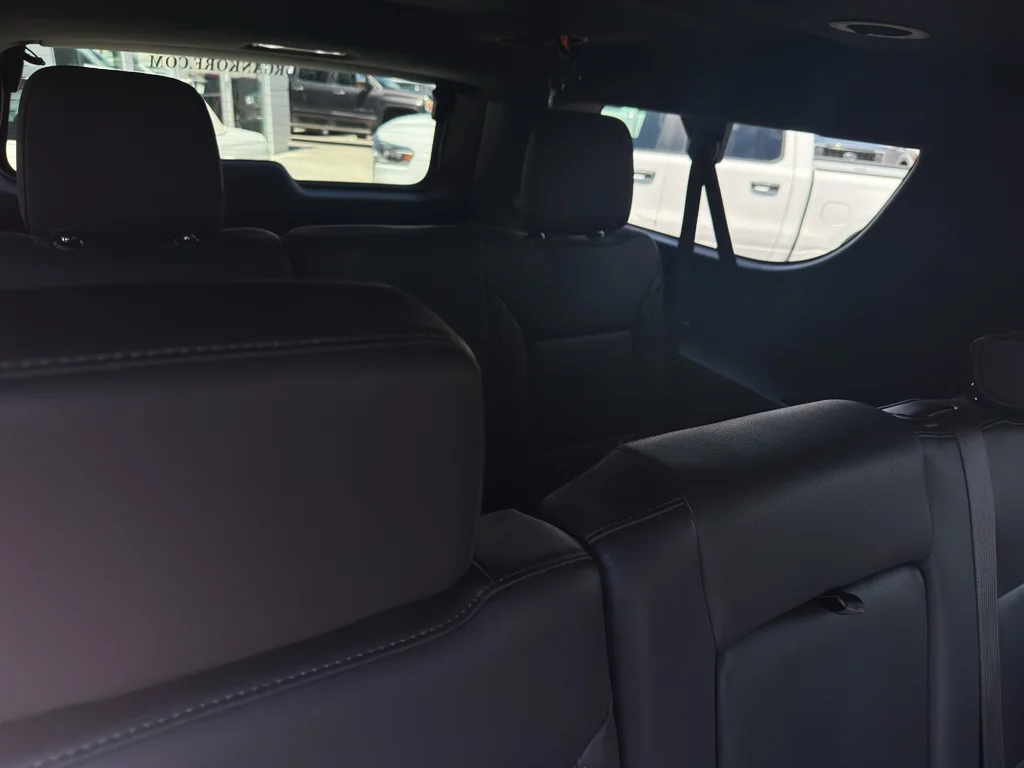 Used 2025 Gray Chevrolet Z71 image 14