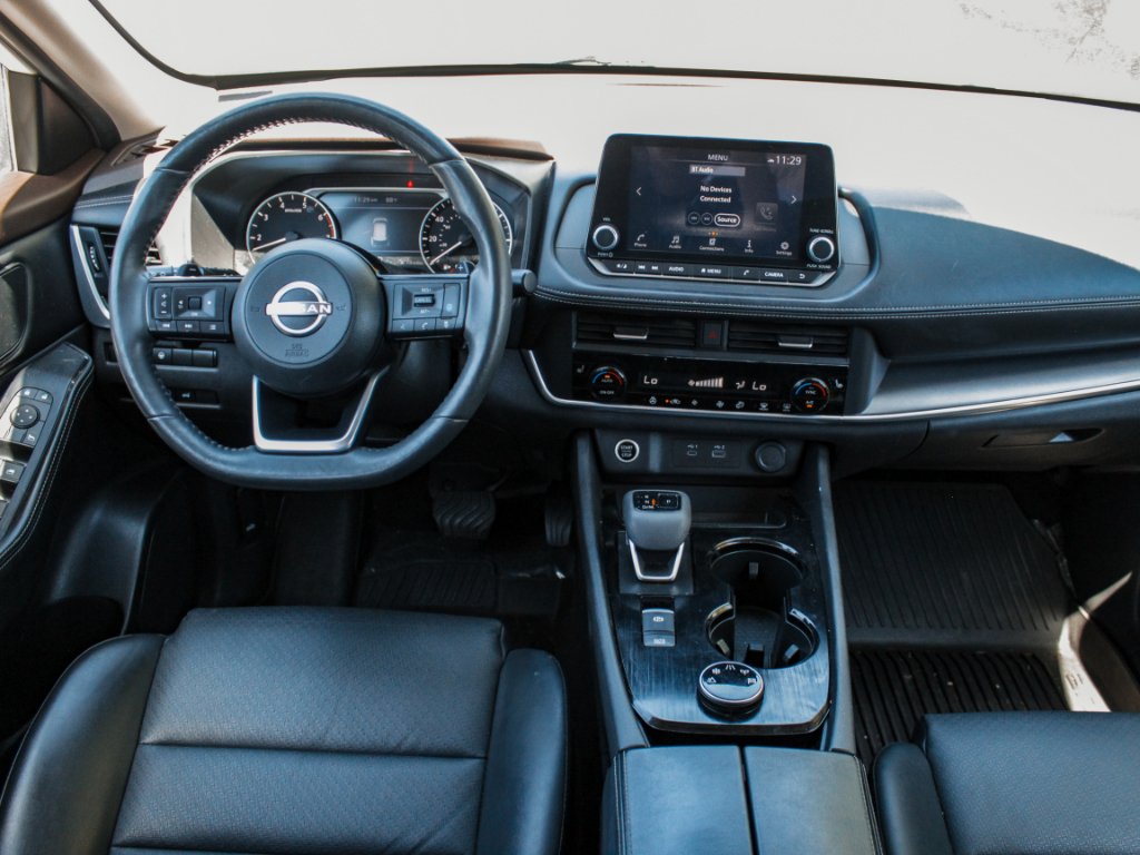 Used 2023 Pearl White Tricoat Nissan SV image 28
