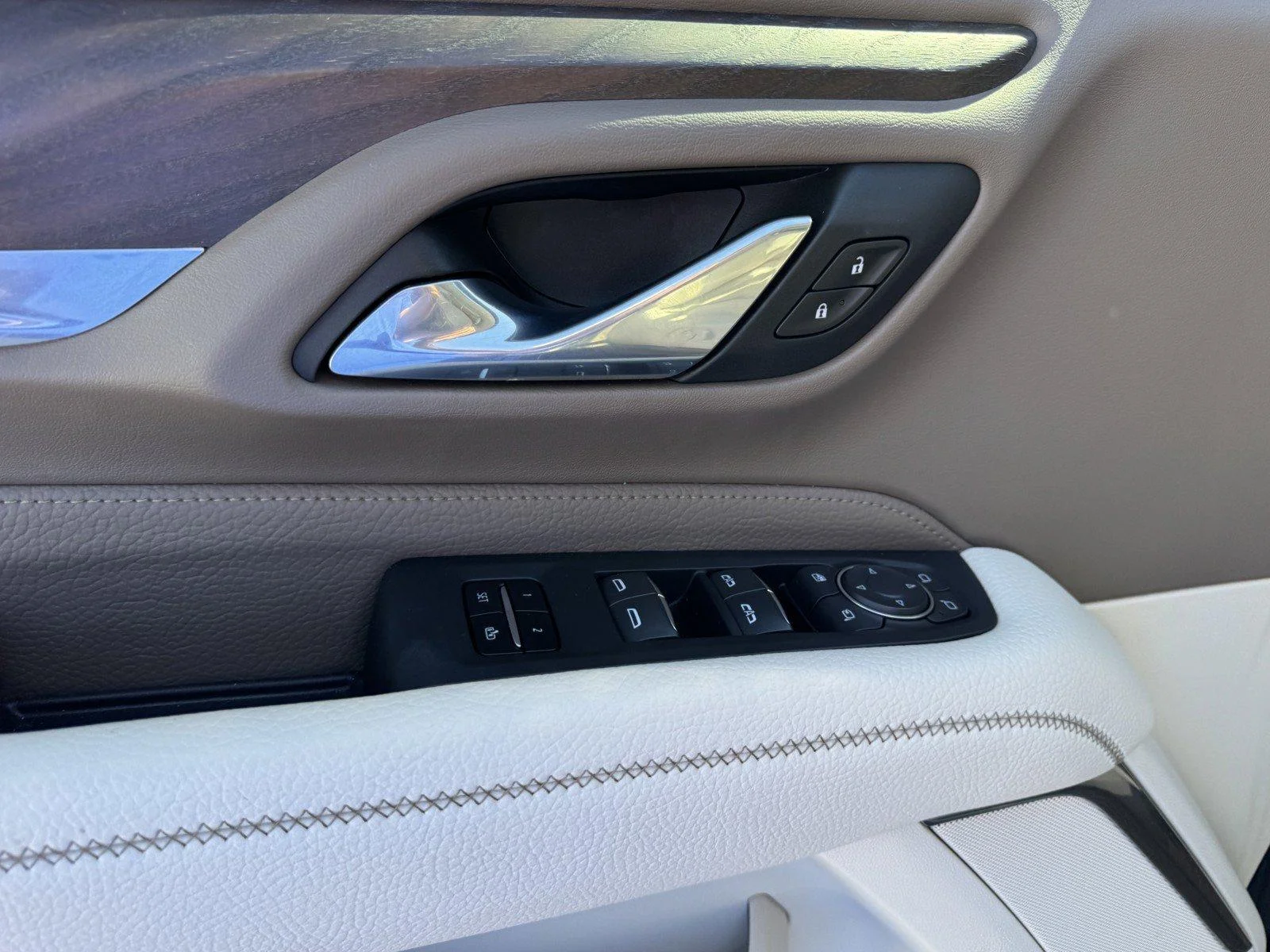 Used 2024 Midnight Blue Metallic GMC Denali image 17