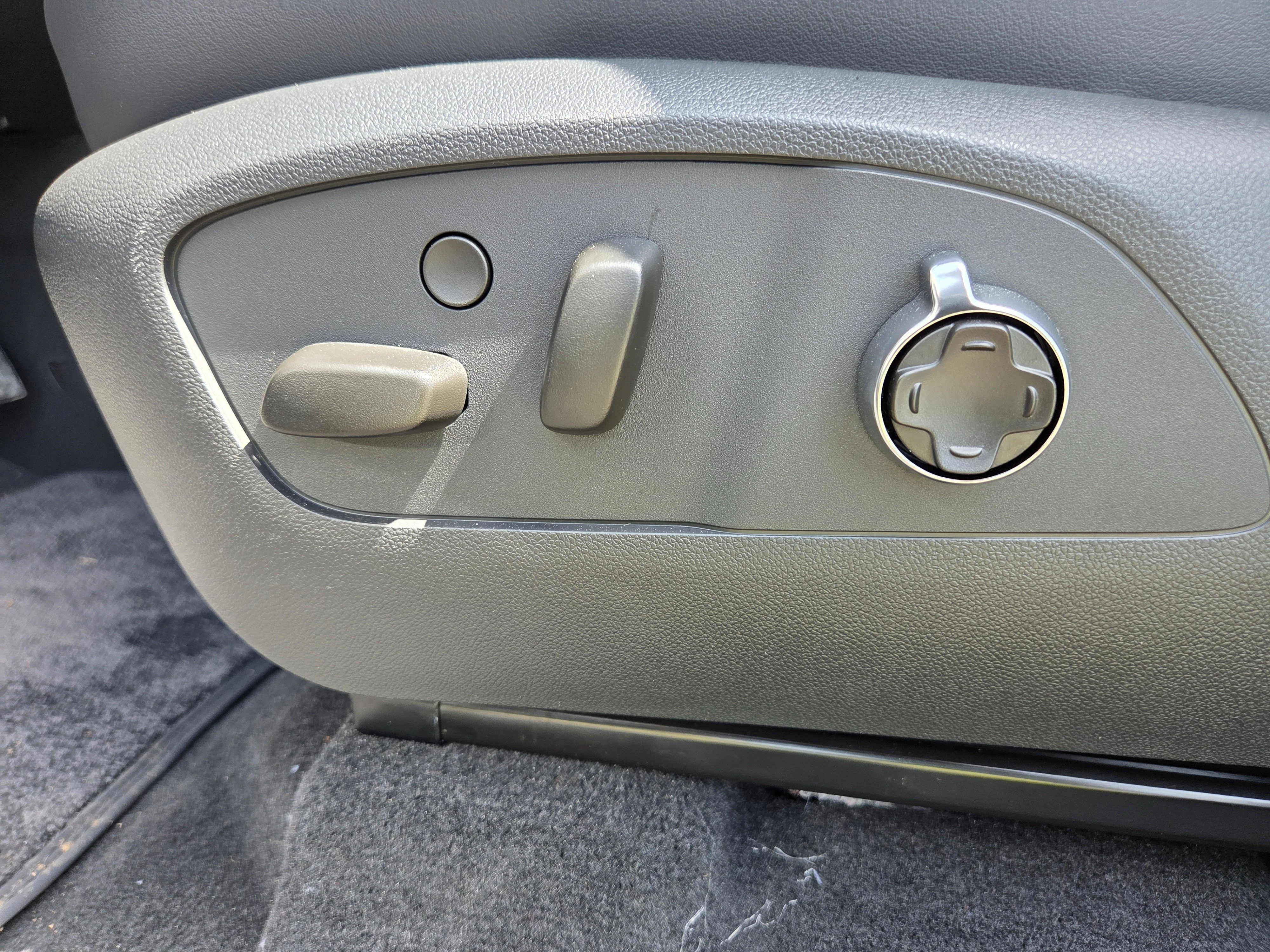New 2026 Ebony Twilight Metallic Buick Avenir image 21