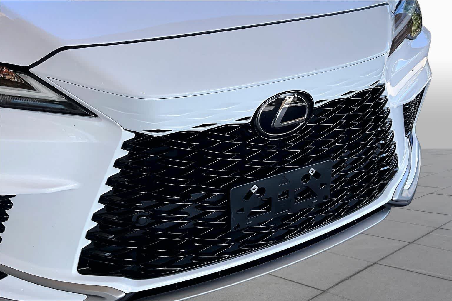 Used 2023 Ultra White Lexus F SPORT Handling image 30