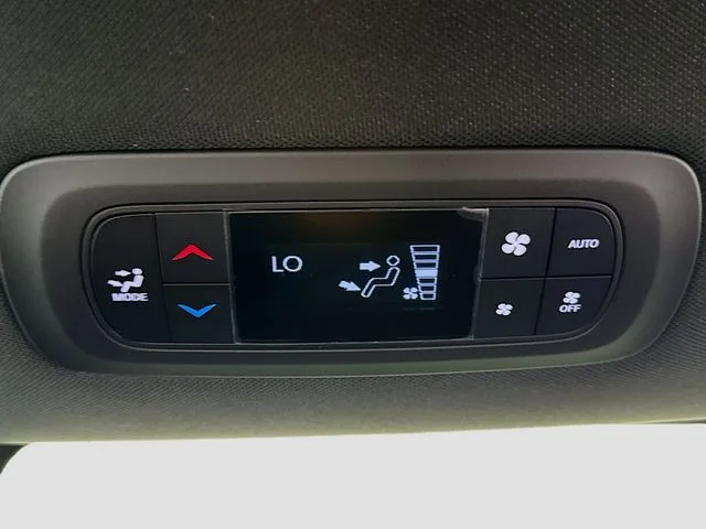 2027 Chrysler Pacifica Select - Photo 24