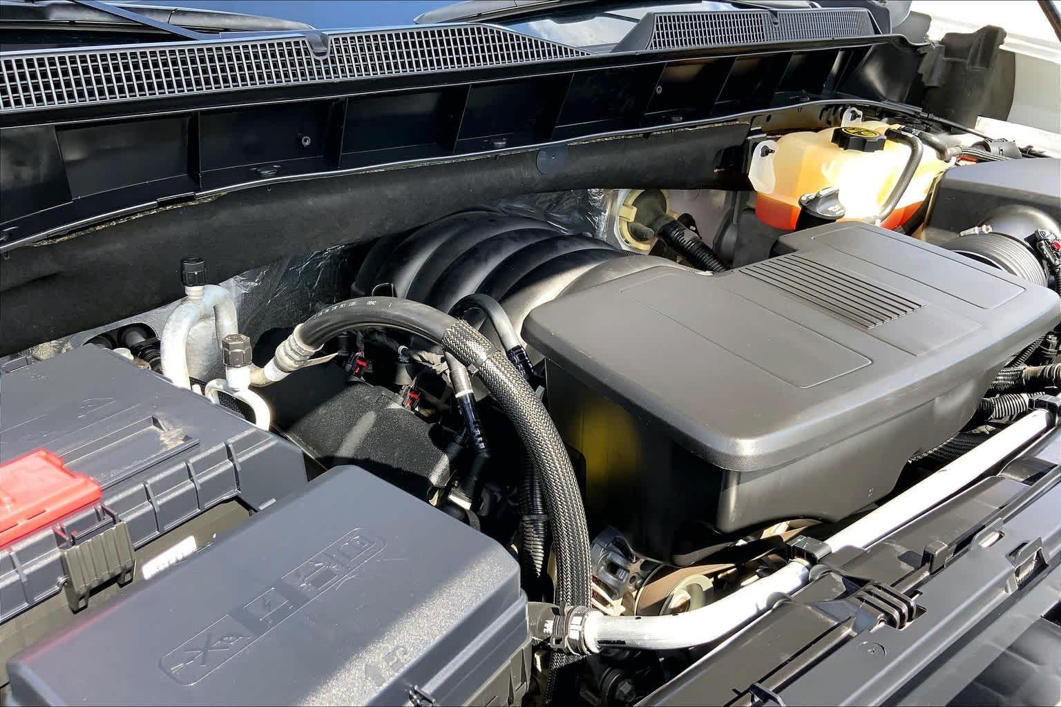 Used 2022 Summit White Chevrolet RST image 32