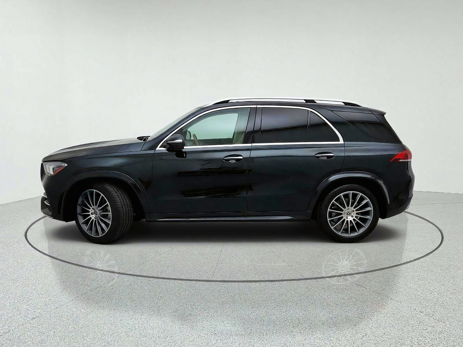 Certified Used 2023 Emerald Green Metallic Mercedes-Benz GLE 450 image 14