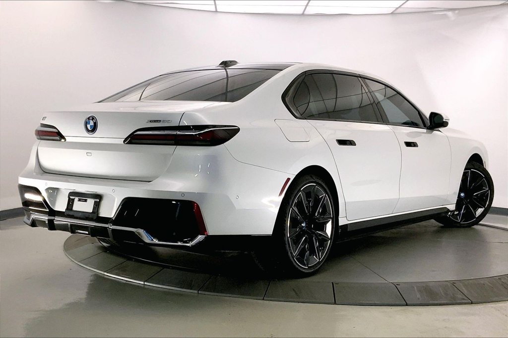 Certified Used 2023 Mineral White Metallic BMW  image 11