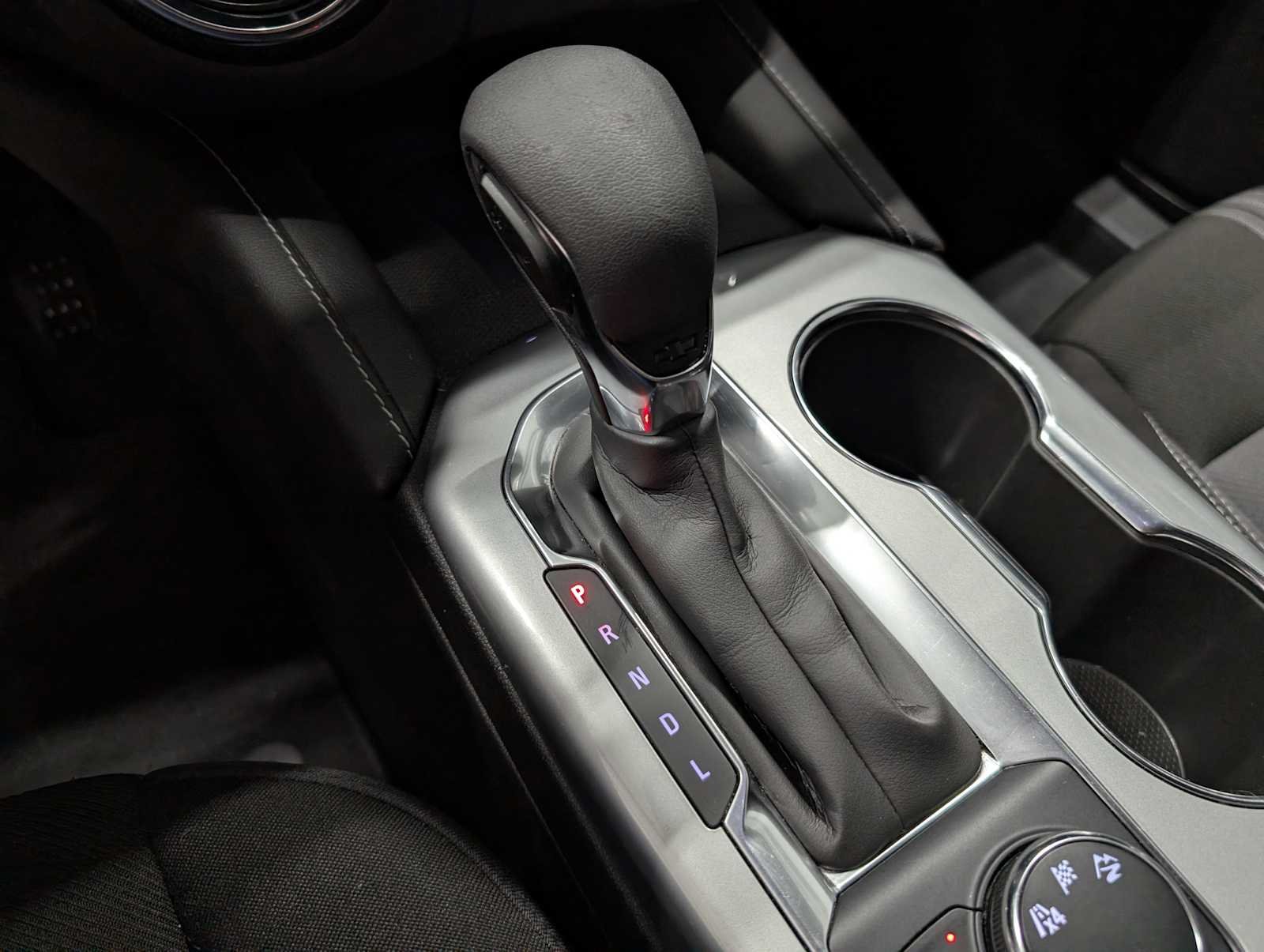 Used 2024 Sterling Gray Metallic Chevrolet LT image 27