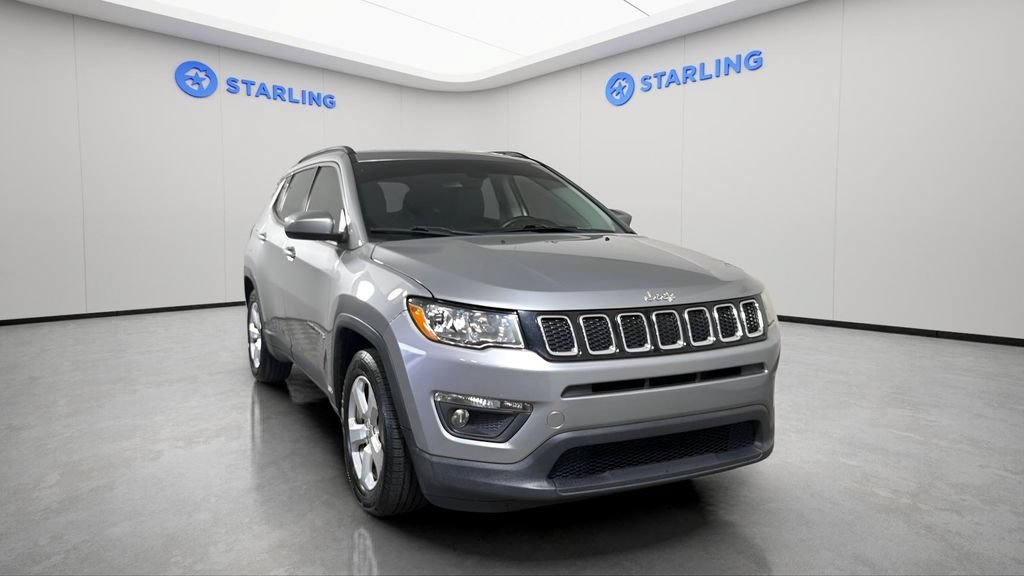 Used 2020 Silver Jeep Latitude FWD image 14