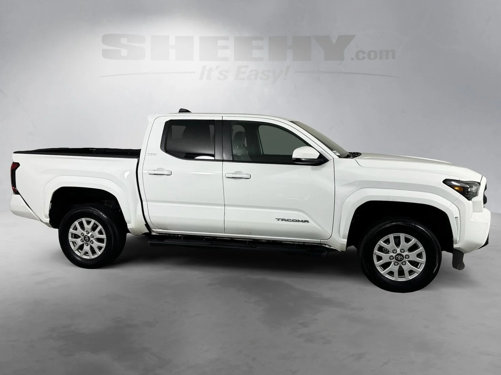 Used 2024 White Toyota SR5 image 10